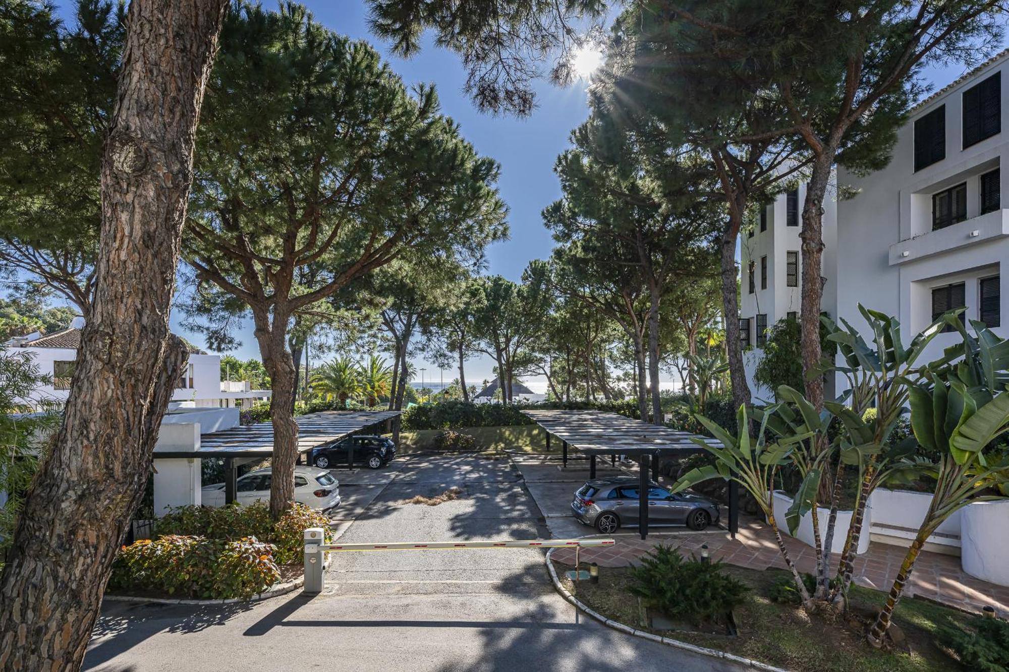 Blukai And Pool With Private Parking Apartamento Marbella