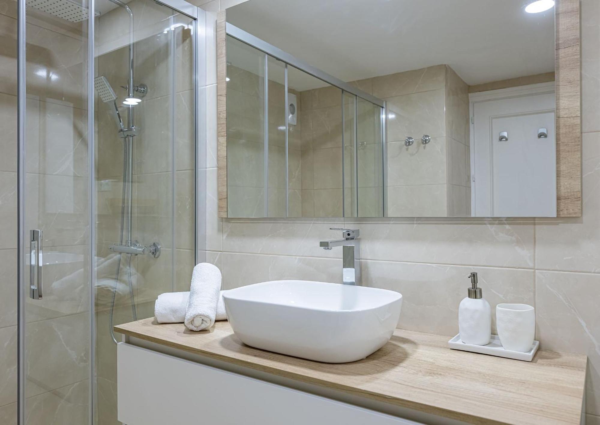 Apartamento Blukai And Pool With Private Parking